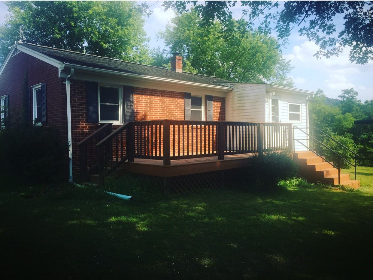 245 Riverview Ln - Photo 3 of 5