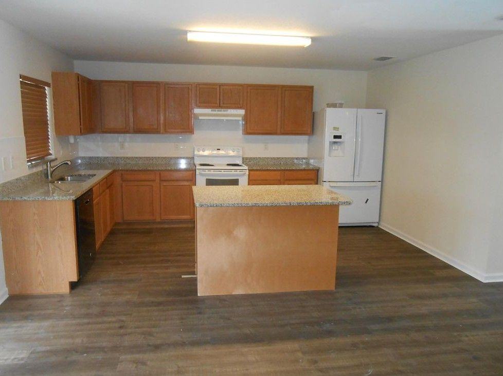 515 Dryden Cir - Photo 2 of 8