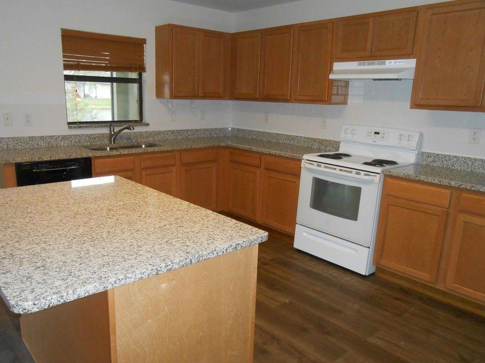 515 Dryden Cir - Photo 3 of 8