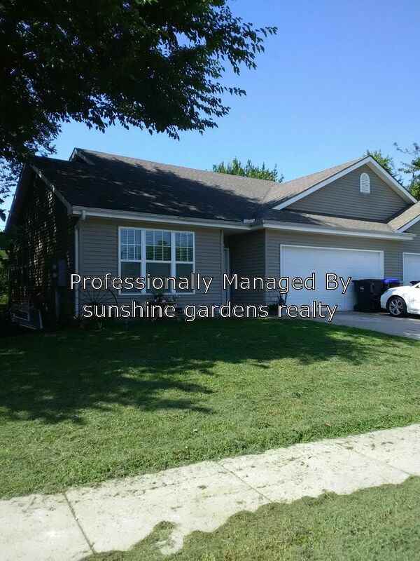 3411 Se Taurus Ave - Photo 3 of 17