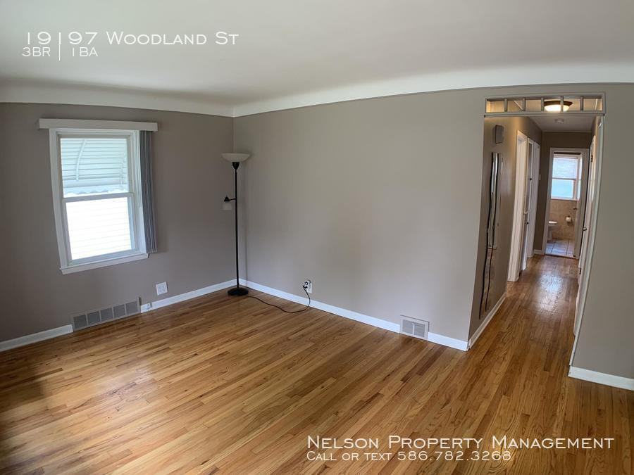 19197 Woodland St - Photo 3 of 21