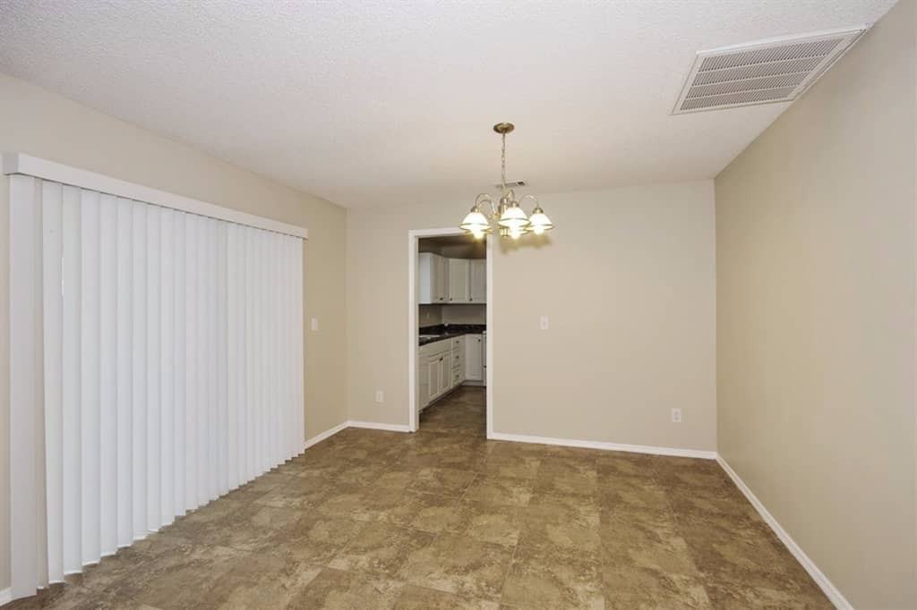 706 Green Ct - Photo 3 of 21