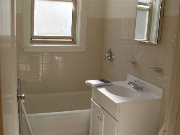 Long Term Sublet in Rogers Park Apartments W Lunt Ave, Chicago, IL