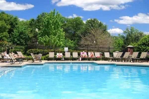 Spring Sublease at the River Club - Photo 2 of 4