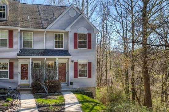 Beautiful Townhouse - 2 Bedroom Suites - Photo 3 of 4