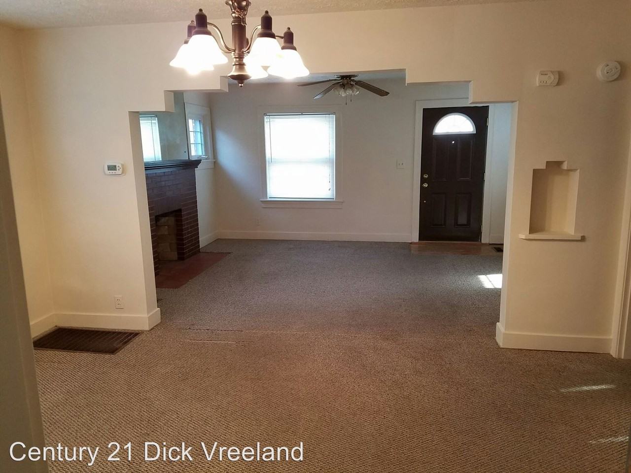 920 Hess Lane - Photo 2 of 8