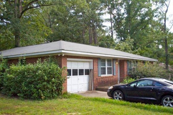 $300 room! 3Br/2Bath House - Photo 3 of 4