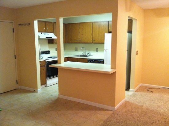 Vernon 2BR Condo-Heat, Hot water & basic cable included in rent - Photo 3 of 4