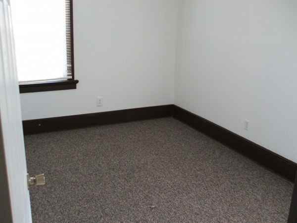 1040 Talbot Ave - Photo 3 of 4