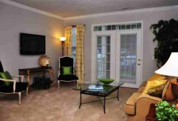 Beautiful 2bdrm/2bath apartment near Southpoint Mall - Photo 2 of 4