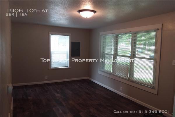 1906 10th St - Photo 3 of 9