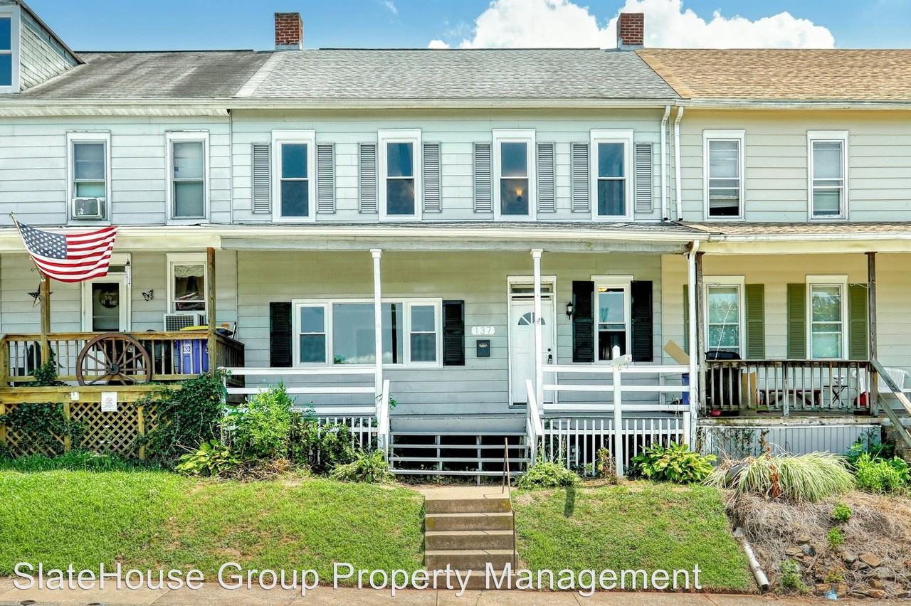 137 S 2nd St - Photo 3 of 31