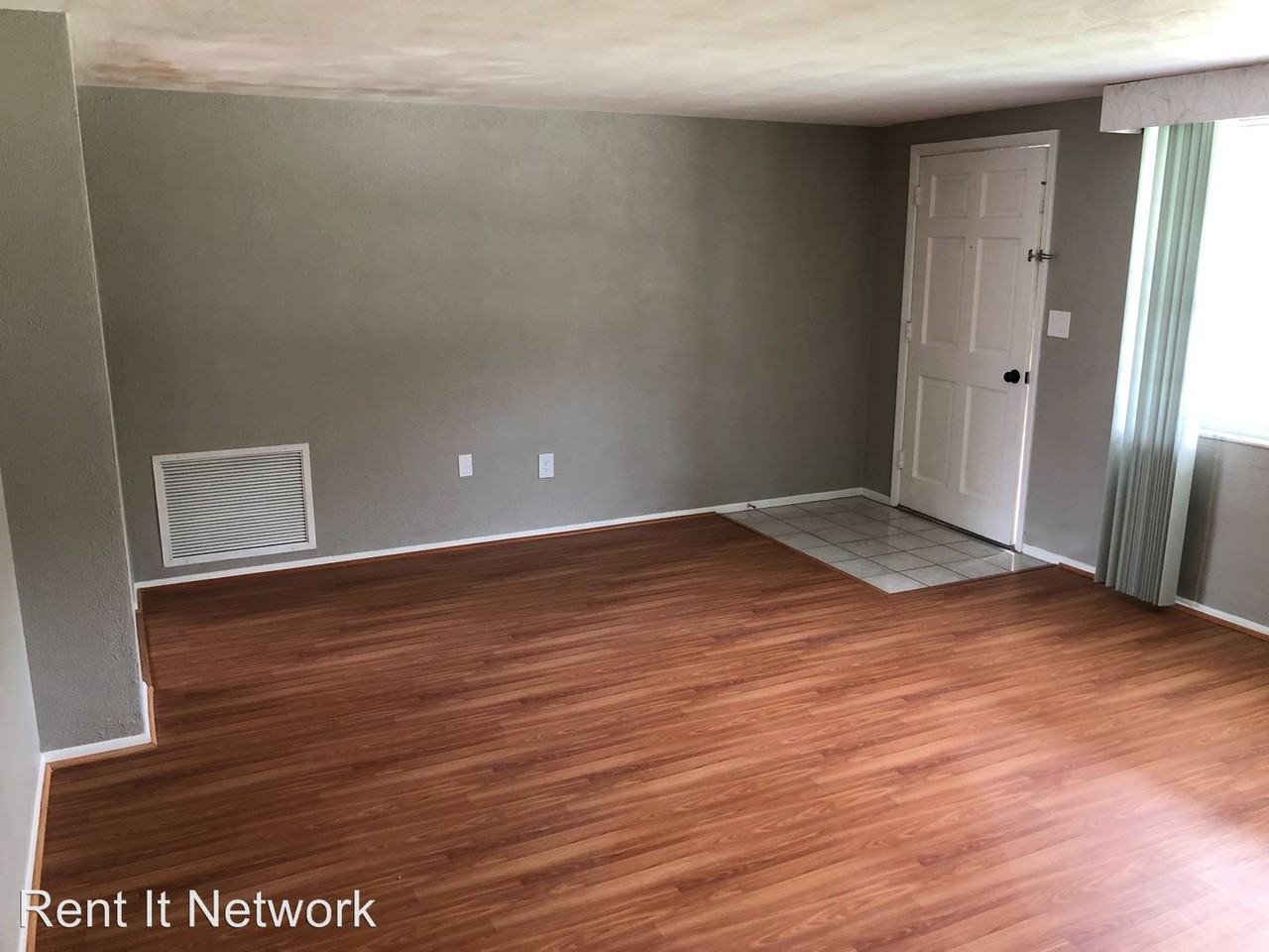 5217 Greenwood St - Photo 3 of 18