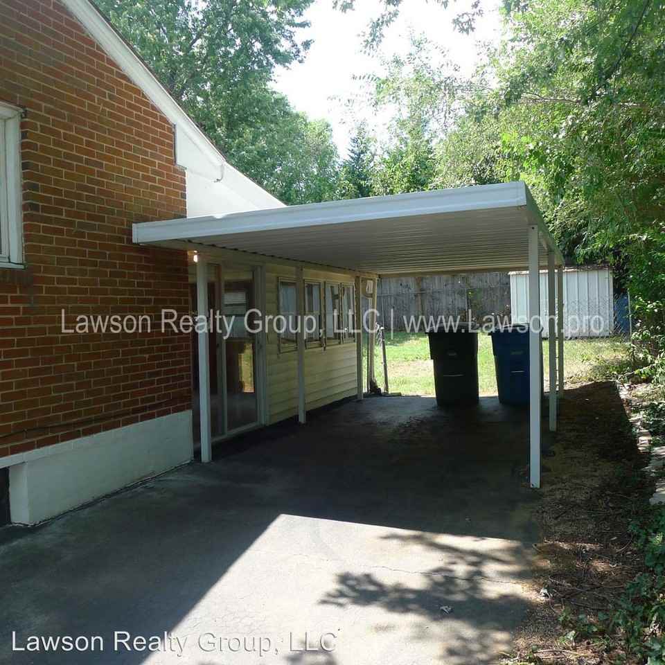 2826 Luray St Ne - Photo 2 of 32