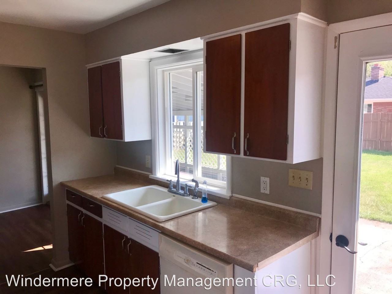1216 Quinton St - Photo 3 of 21