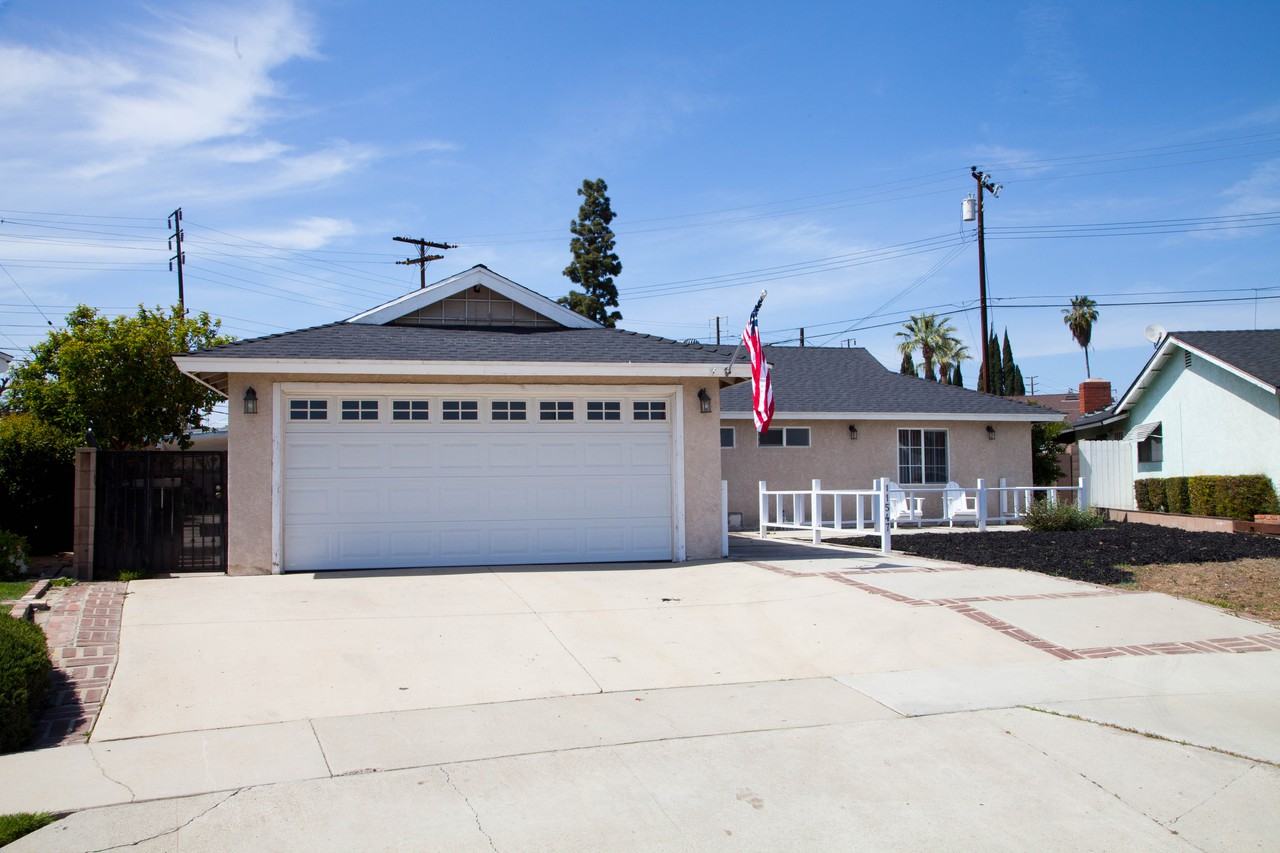 11547 Cullman Ave - Photo 2 of 24