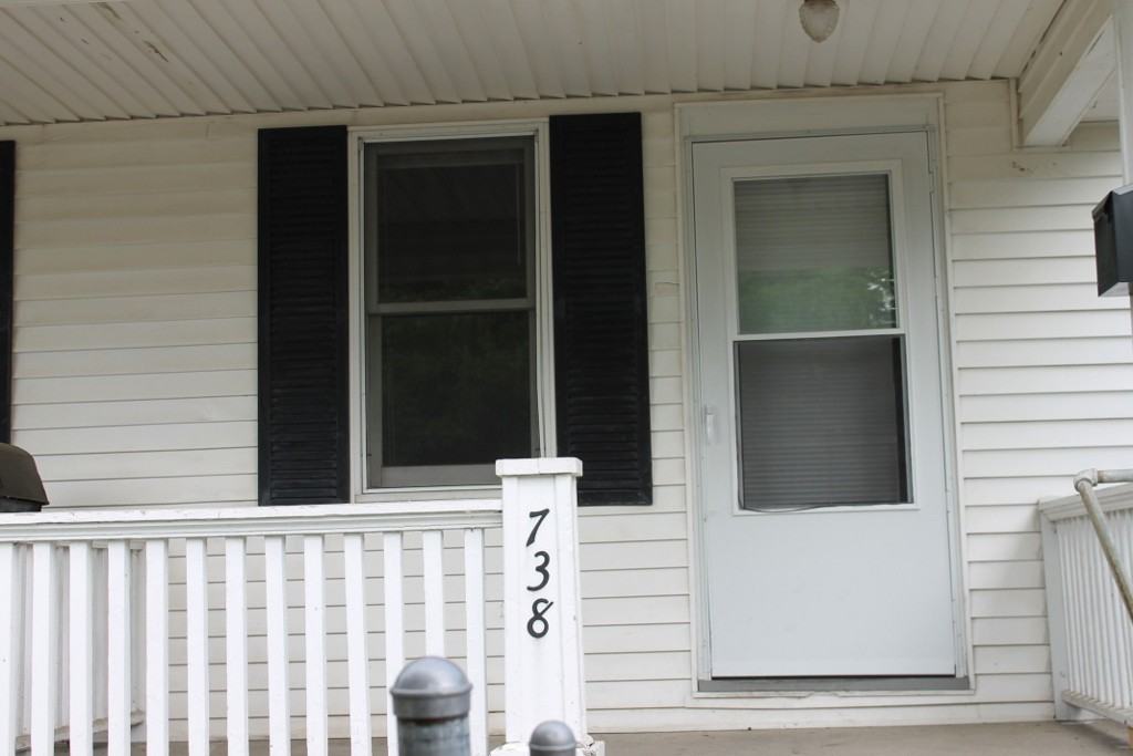 738-740 S 6th St - Photo 2 of 3