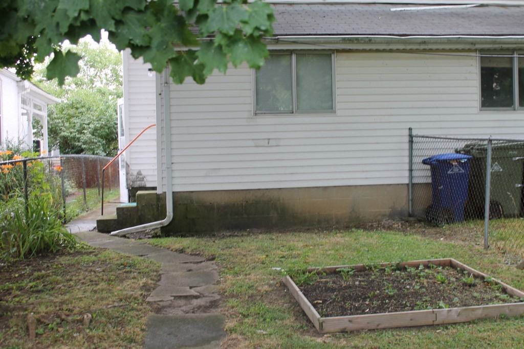 738-740 S 6th St - Photo 3 of 3