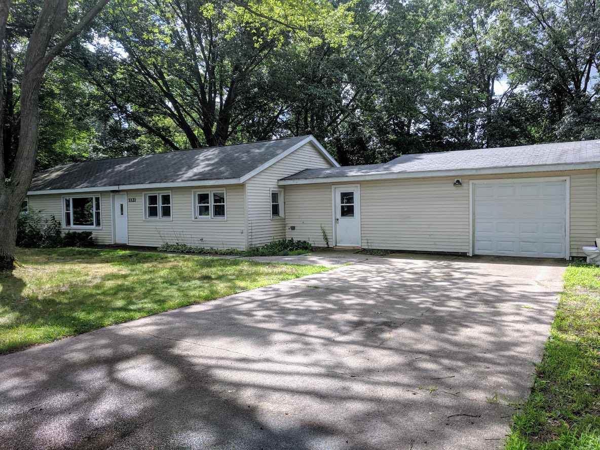 1121 Vick Rd - Photo 2 of 12
