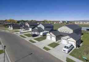 featured image of 813 40th St E