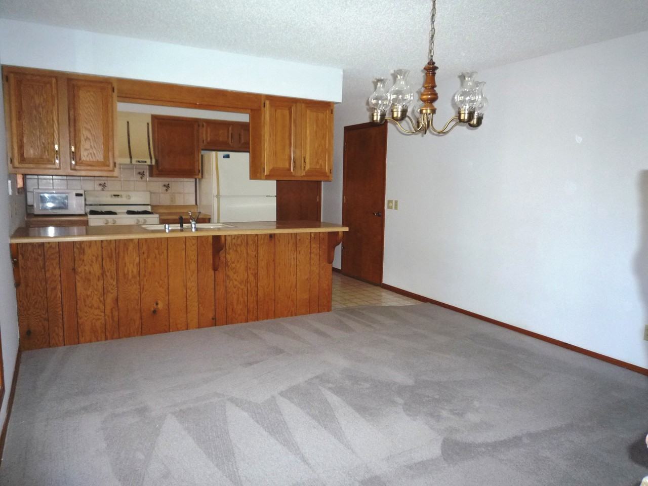 1712 Brentwood Dr - Photo 2 of 17