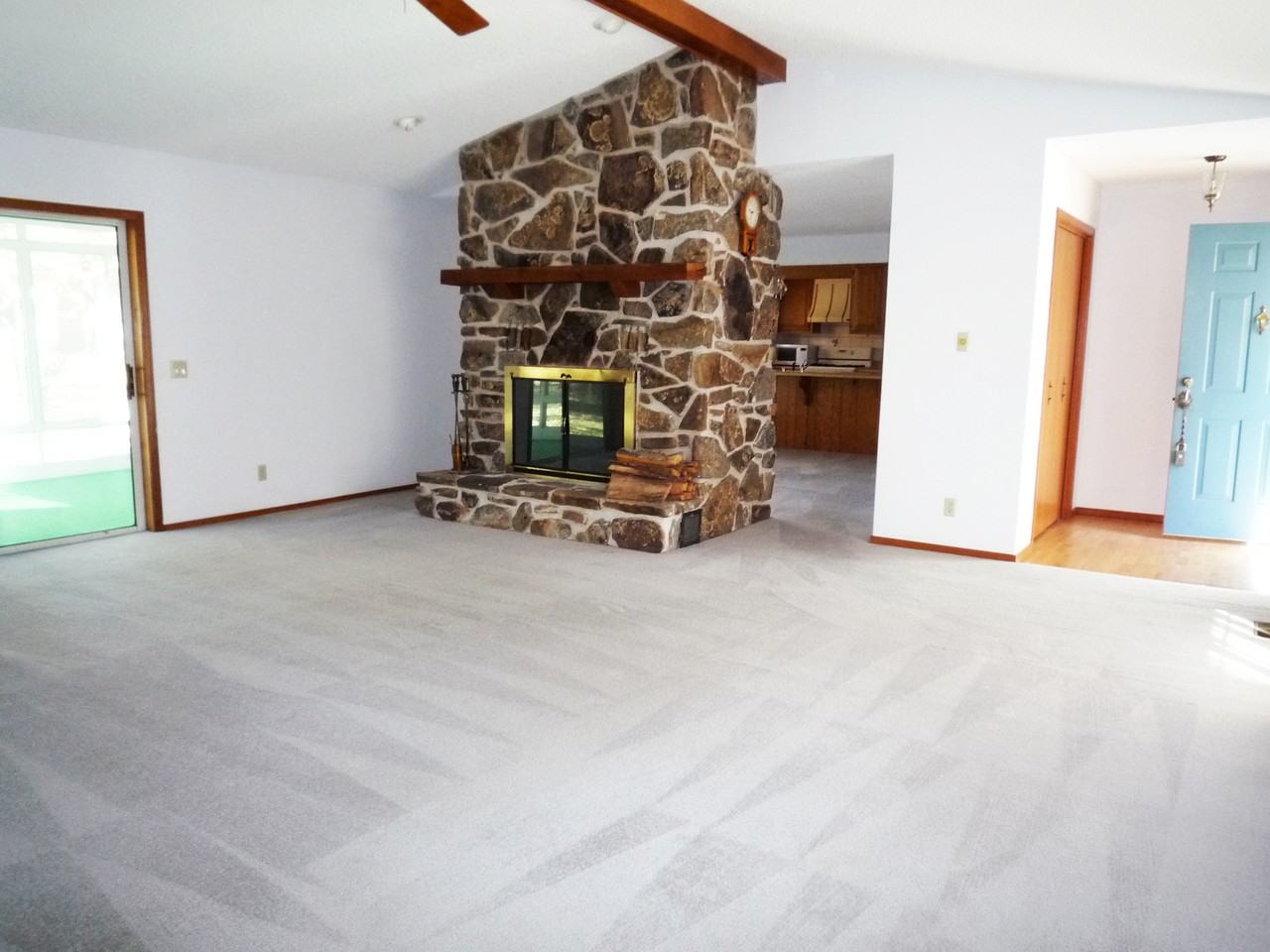 1712 Brentwood Dr - Photo 3 of 17