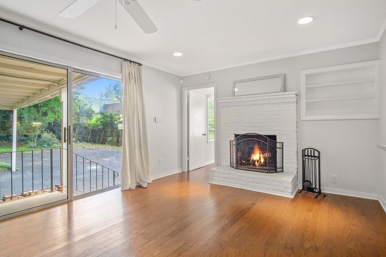 3258 Zimlich Ave - Photo 3 of 33