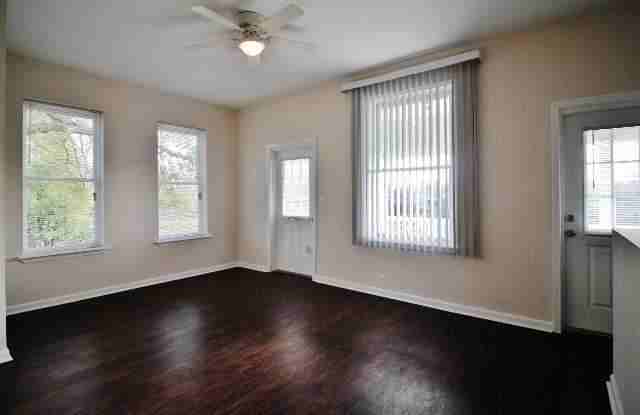 1924 Walnut St - Photo 2 of 9