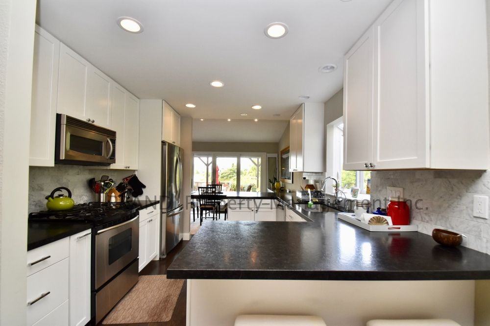 54 Bedford Cove - Photo 3 of 22