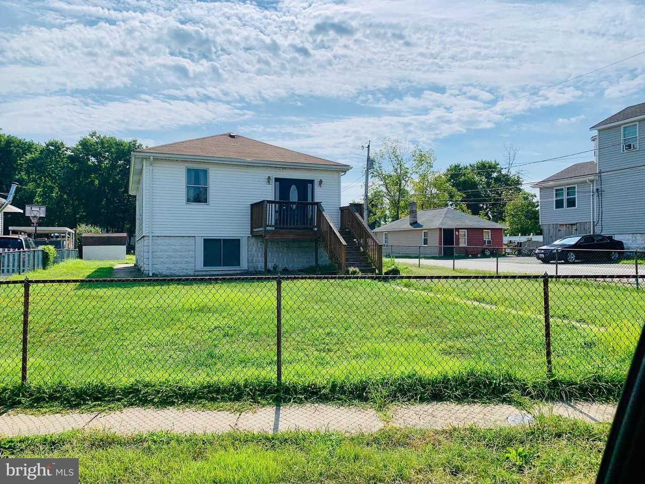 2201 Lincoln Avenue - Photo 2 of 19