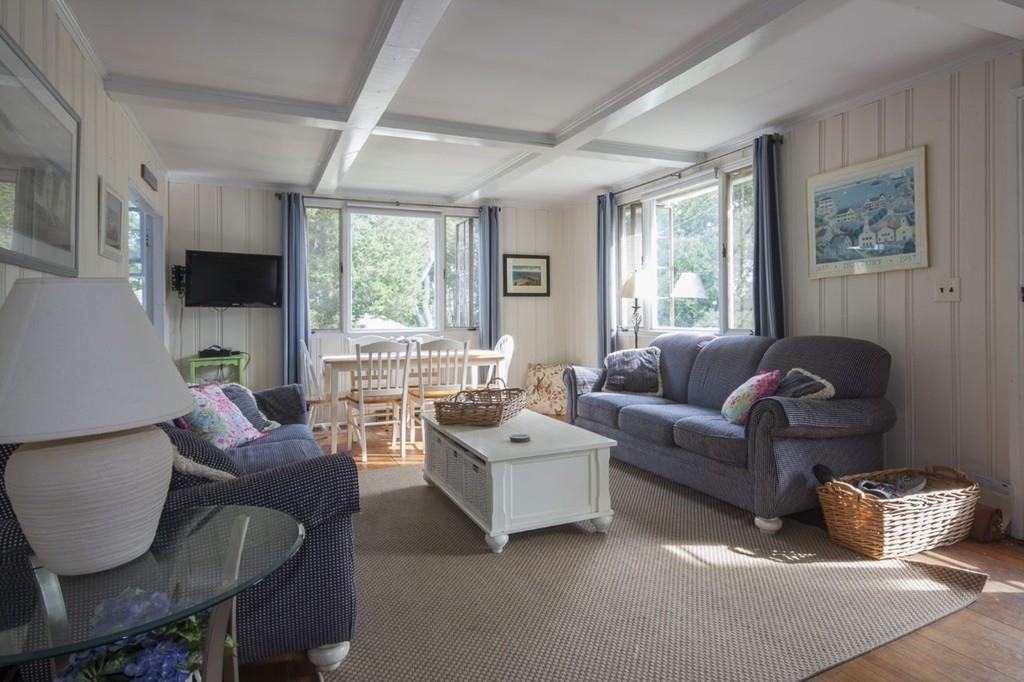 19 Priscilla Ave - Photo 2 of 14