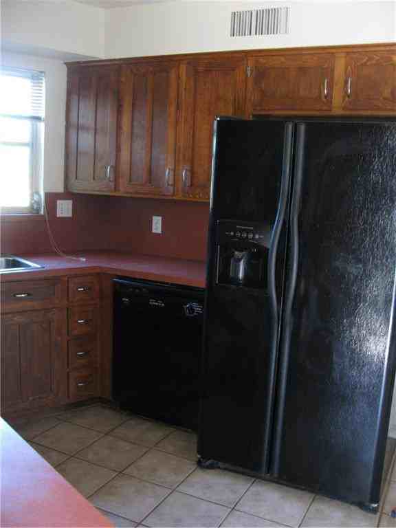 4008 Sanguinet Street - Photo 3 of 8
