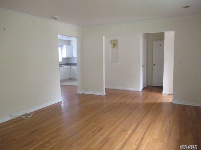 12 Berkshire Rd - Photo 3 of 8