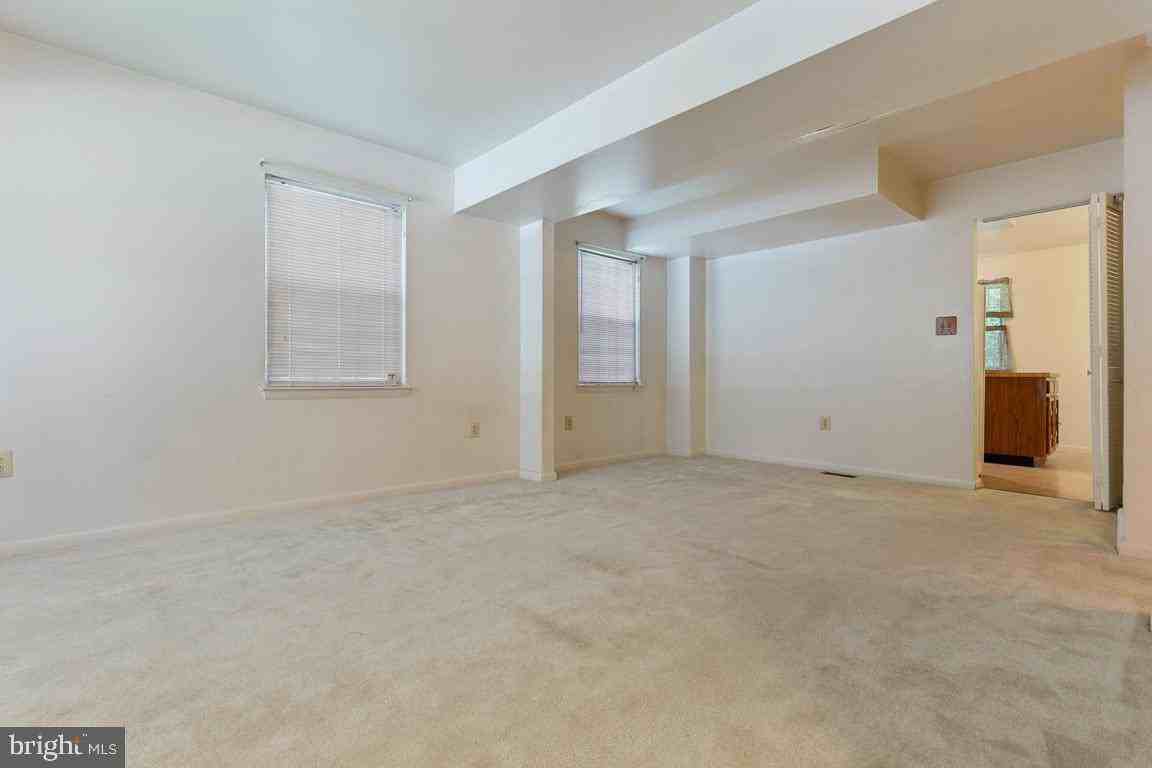 14032 Golden Court - Photo 2 of 32