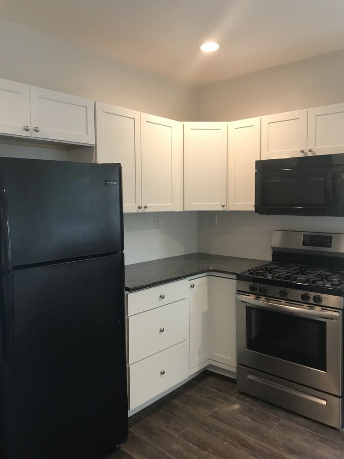 708 Park Avenue - Photo 3 of 13