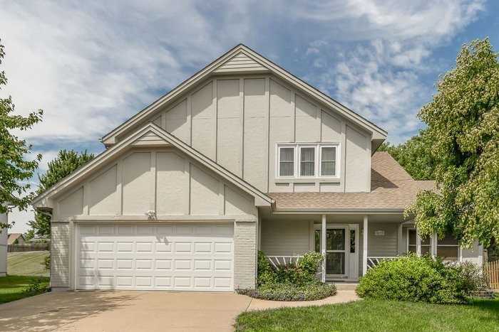 5032 Northwest 66th Street - Photo 2 of 44