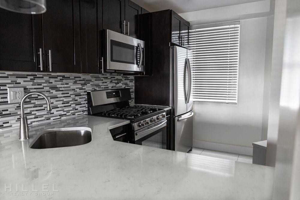 104-60 Queens Blvd #18R