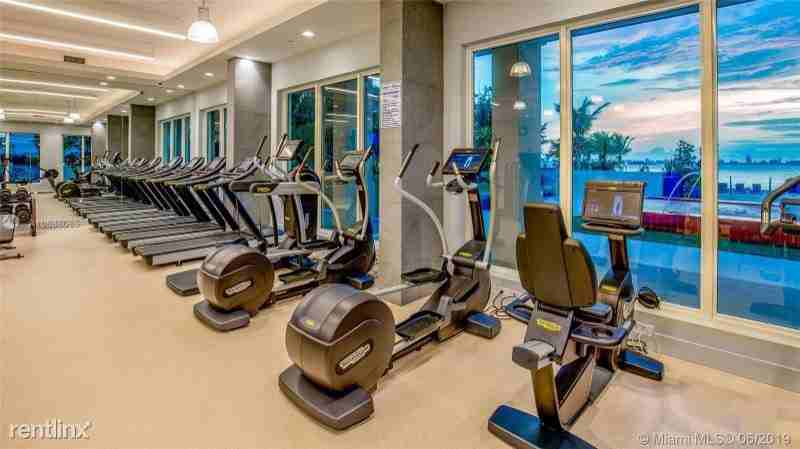 601 Ne 39 St B23 - Photo 3 of 9