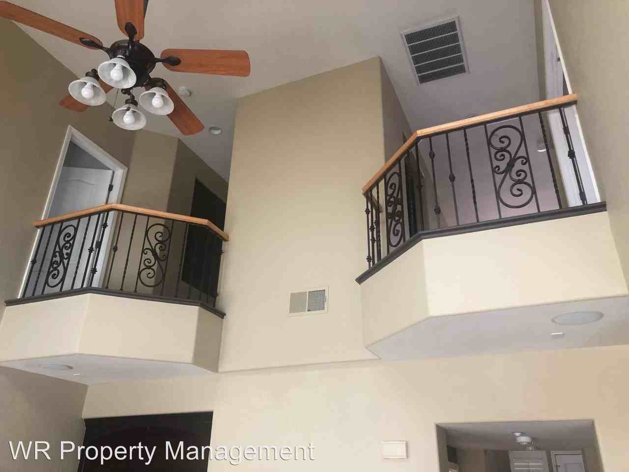 871 Inverness Ln - Photo 2 of 5