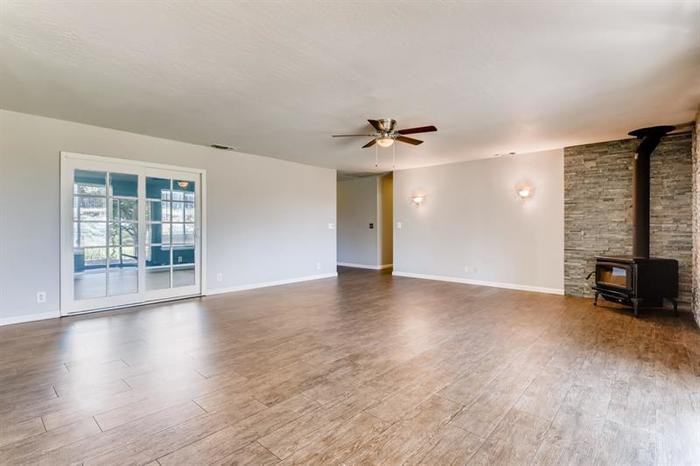 4671 Holly Drive - Photo 2 of 10