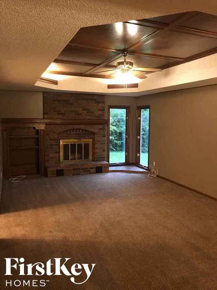 1322 Southeast 6th Street - Photo 2 of 19