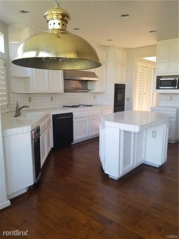 29522 Seriana - Photo 3 of 12