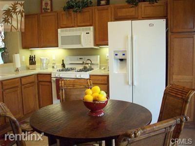 78374 Hampshire Ave - Photo 3 of 10
