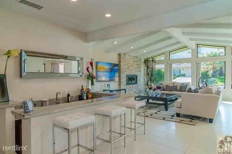 71516 Estellita Dr - Photo 2 of 10