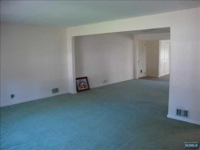 299 Taft Rd - Photo 3 of 15