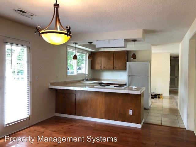 6060 Sw 170th Avenue - Photo 3 of 10