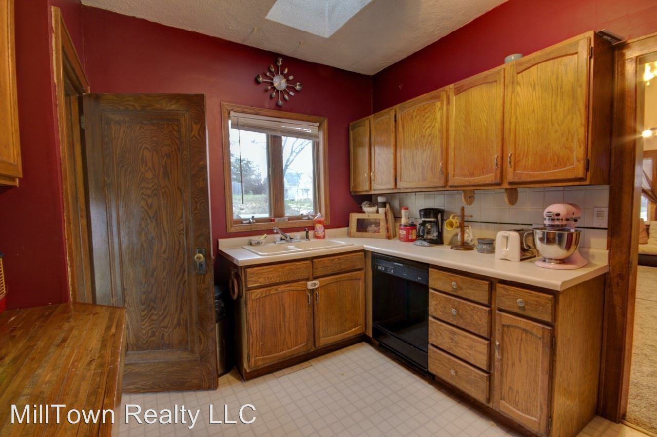 1802 18th Ave - Photo 3 of 27