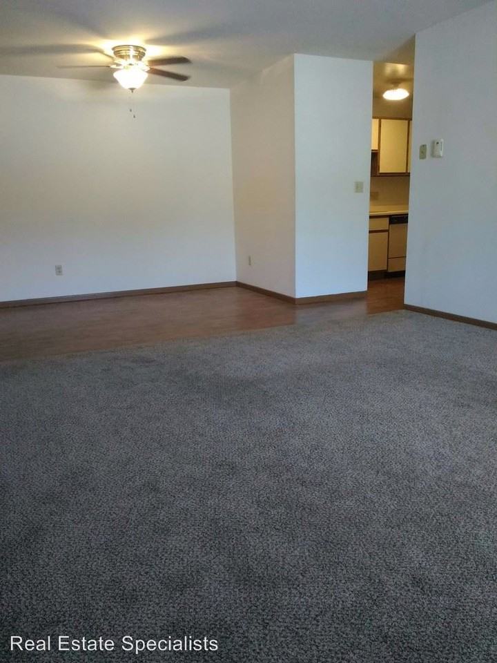 1022 Westport Drive - Photo 3 of 10