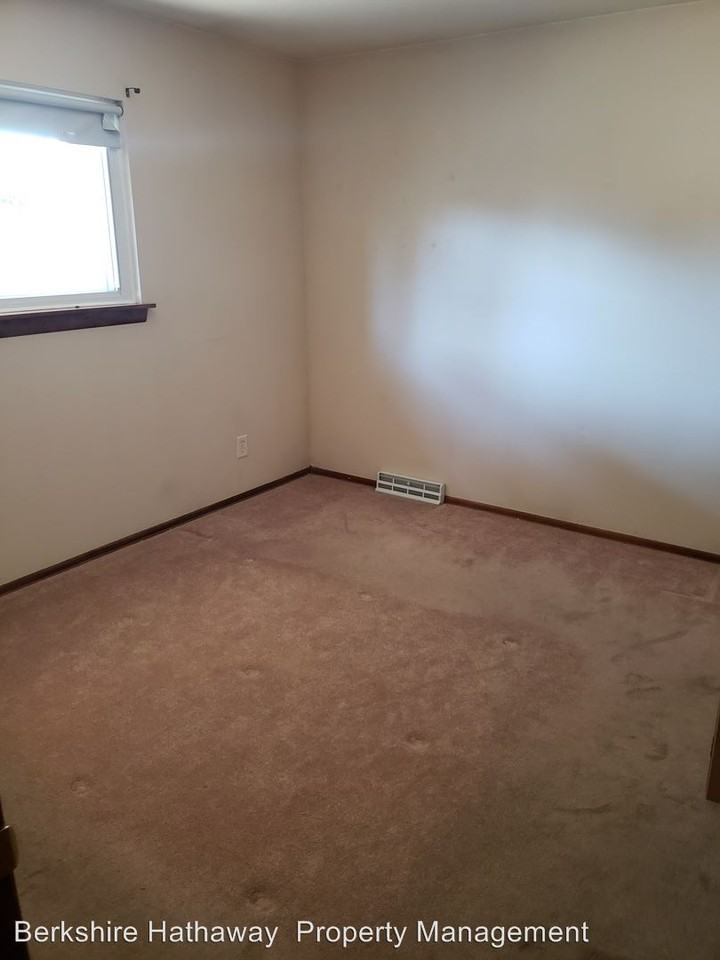 6936 Revere Road - Photo 3 of 14