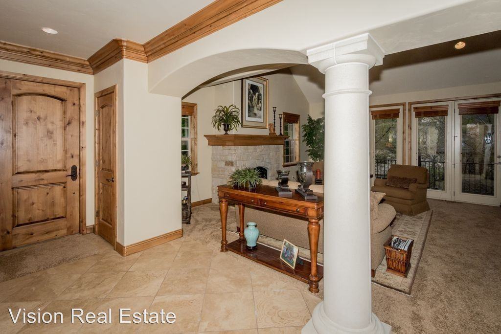 1016 Waterford Lane - Photo 2 of 38